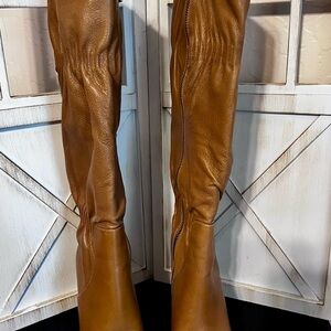 Authentic  Michael Kors Leather Tall Heeled Boots Camel